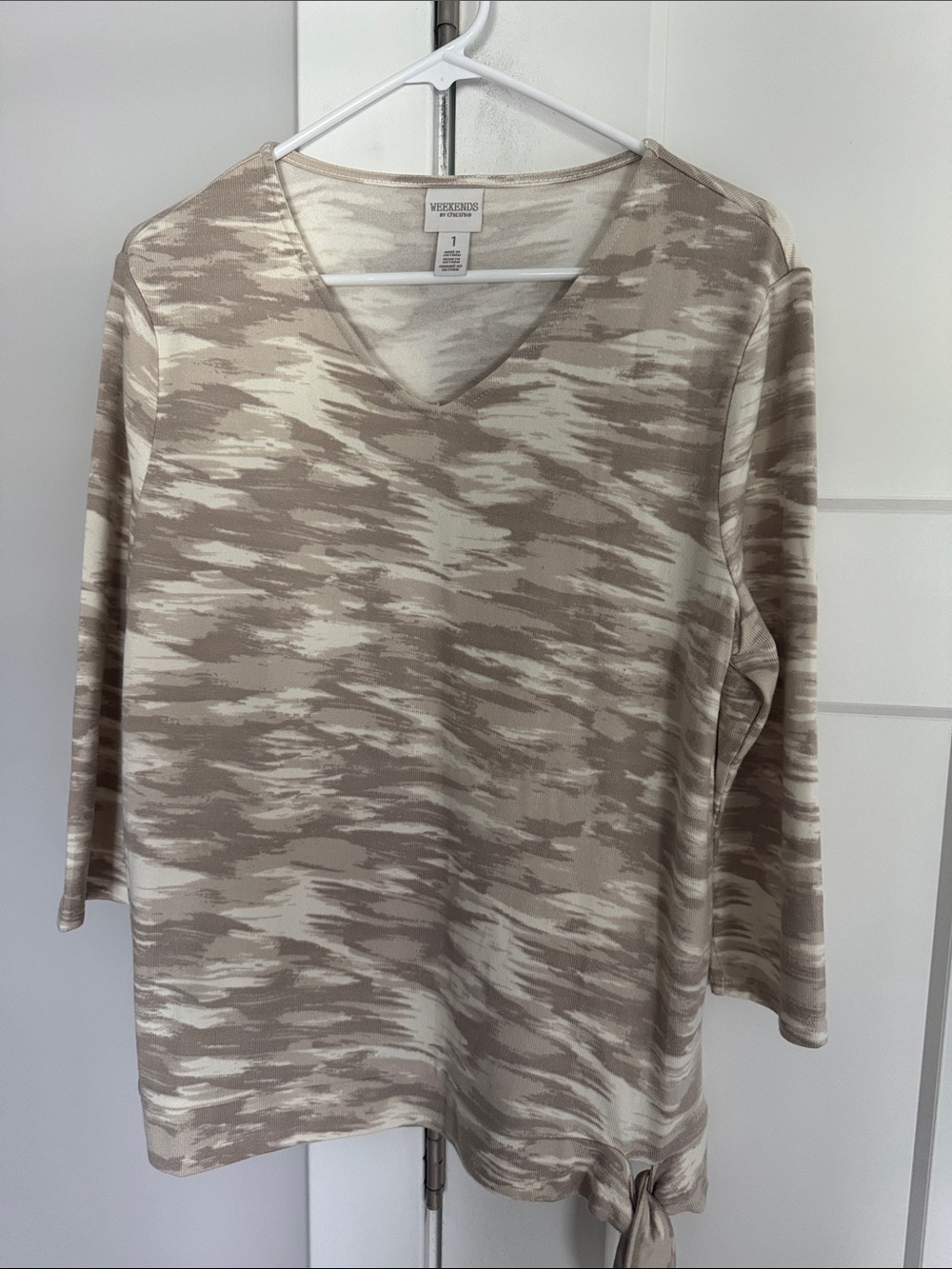 Chico's Beige & Cream Patterned V-Neck Long Sleeve Top